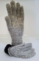 Lt gray/black cable