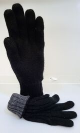 Black/dk gray cable